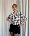 Siyah beyaz baskılı crop gömlek