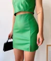 Tek yırtmaçlı arkadan fermuarlı deri etek yeşil s24475