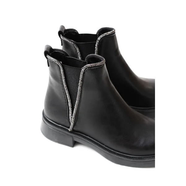 02-02 Siyah Taş Aksesuarlı Lastikli Günlük Kadın Bot