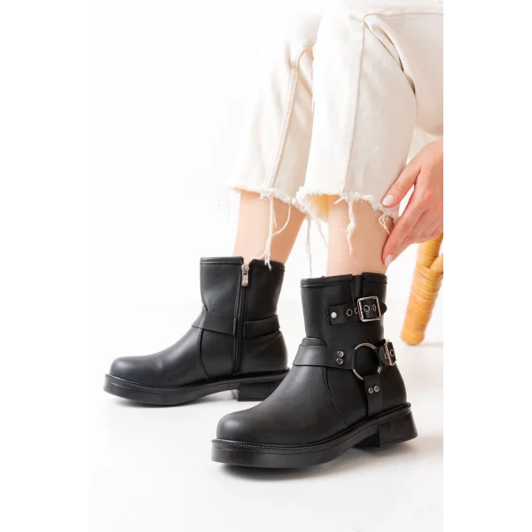 02-2013 Siyah Toka Aksesuarlı Fermuarlı Günlük Kadın Bot