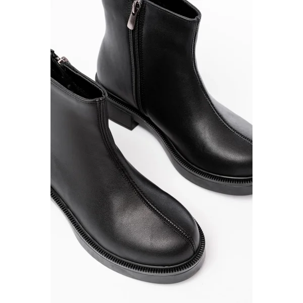 02-3033 Siyah Fermuarlı Günlük Kadın Bot