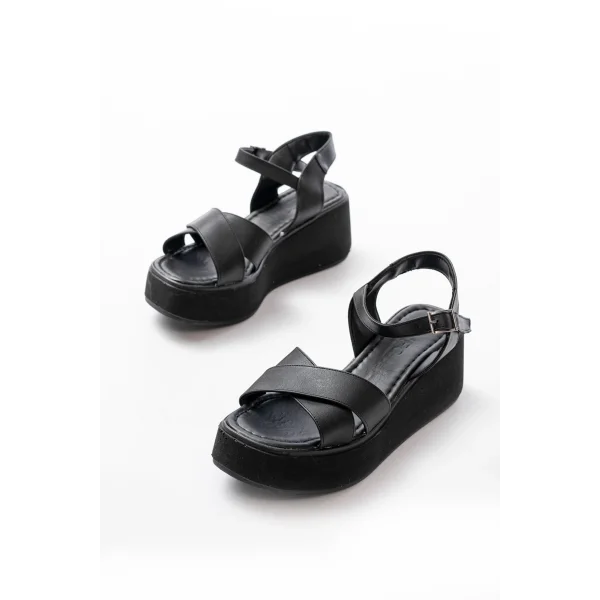1024 Siyah Dolgu Topuk Çapraz Tokalı Ortopedik Taban Kadın Sandalet