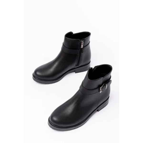 165-204/1 Siyah Toka Aksesuarlı Fermuarlı Günlük Kadın Bot