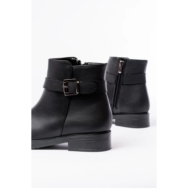 165-204/1 Siyah Toka Aksesuarlı Fermuarlı Günlük Kadın Bot