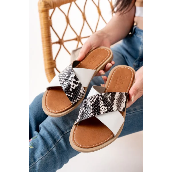 169-076 Beyaz Ortopedik Hakiki Deri Çapraz Bantlı Kadın Terlik