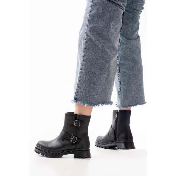 2051-2014 Siyah Tokalı Düz Topuklu Tokalı Fermuarlı Günlük Kadın Bot