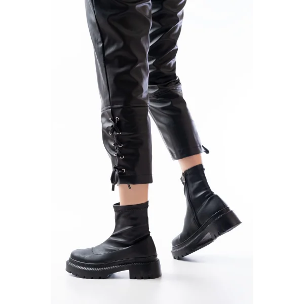 236-2011 Siyah Streç Fermuarlı Günlük Kadın Bot