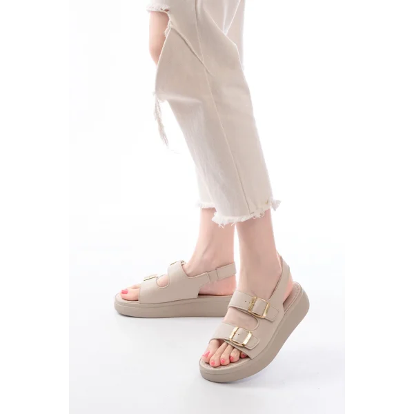 24413-572 Bej Günlük Dolgu Topuk Toka Aksesuarlı Kadın Sandalet