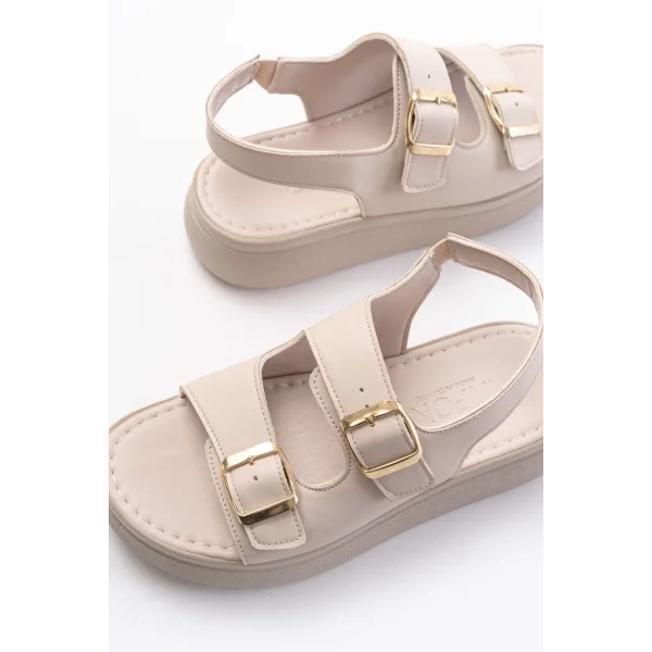 24413-572 Bej Günlük Dolgu Topuk Toka Aksesuarlı Kadın Sandalet