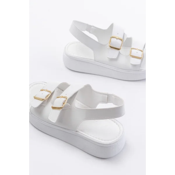 24413-572 Beyaz Günlük Dolgu Topuk Toka Aksesuarlı Kadın Sandalet