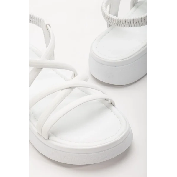 24413-841 Beyaz Dolgu Topuk Kadın Sandalet