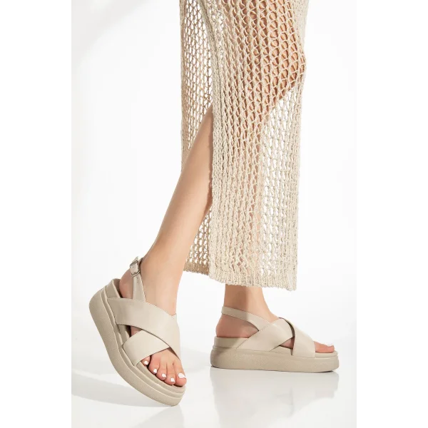 24422-1164 Bej Dolgu Topuk Kadın Sandalet