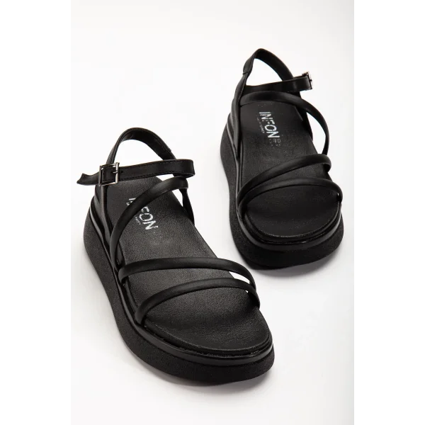 24422-844 Siyah Dolgu Topuk Kadın Sandalet