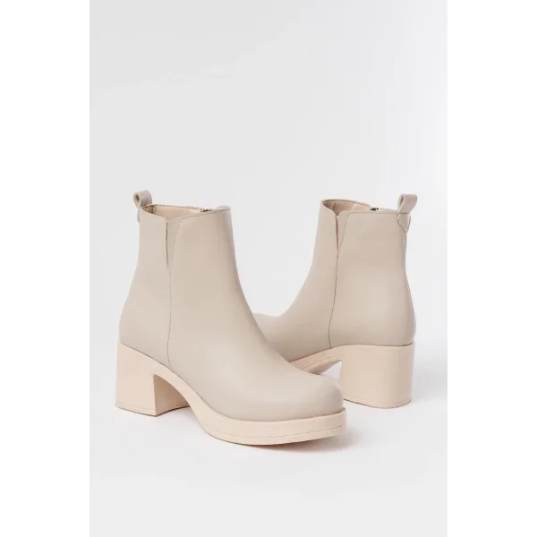 5109-3057 Bej Lastikli Fermuarlı Kalın Topuklu Günlük Kadın Bot