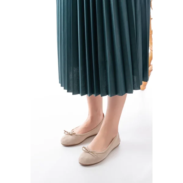 6101 Bej Süet Fiyonklu Günlük Kadın Babet