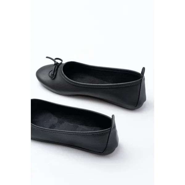 6101 Siyah Günlük  Fiyonklu Kadın Babet