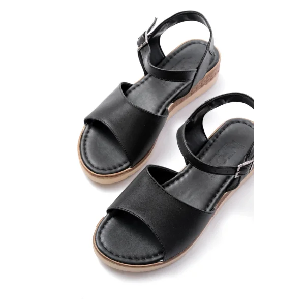 692-500 Siyah Ortopedik Taban Tokalı Kadın Sandalet