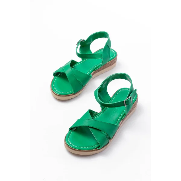 692-564 Çimen Yeşili  Ortopedik Taban Çapraz Tokalı Kadın Sandalet