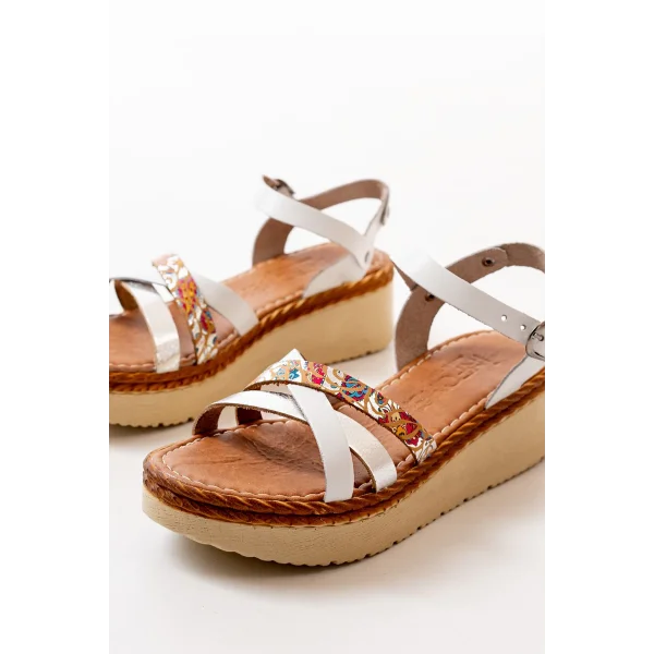 730-015 Beyaz Garni Ortopedik Hakiki Deri Dolgu Kadın Sandalet