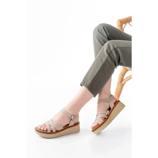 730-138 Bej Örgü  Hakiki Deri Ortopedik Taban Kadın Sandalet