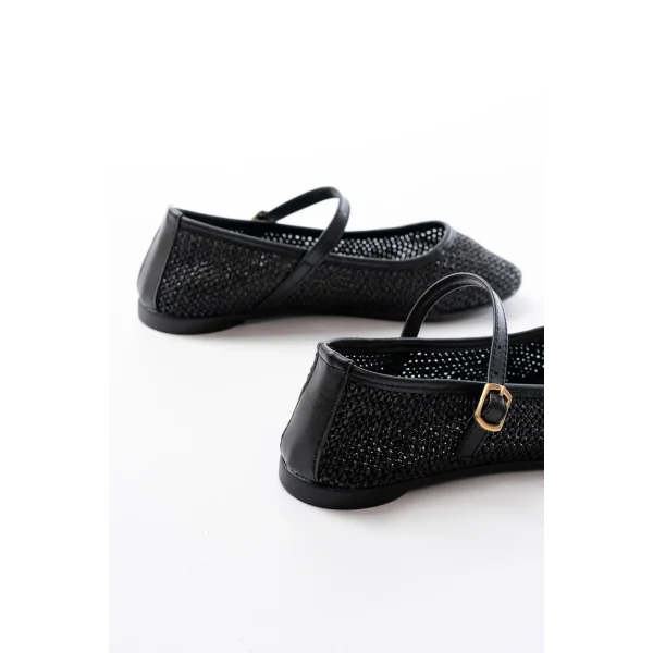 7432 Siyah Fileli Toka Detaylı Günlük Kadın Babet