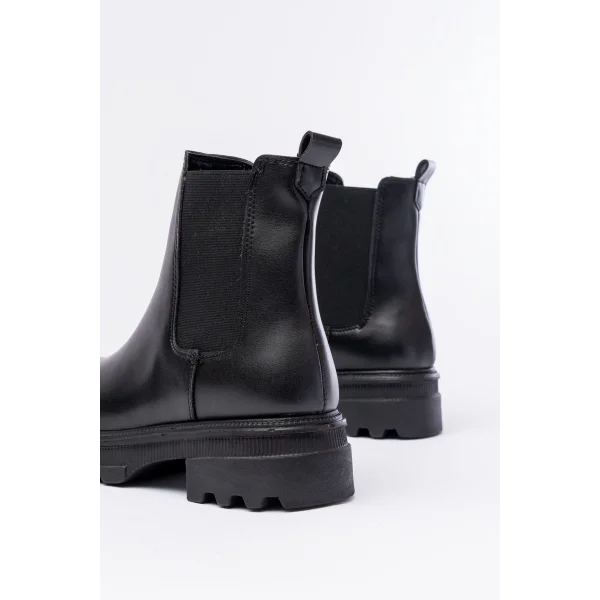 745-2137 Siyah Kalın Taban Lastikli Günlük Kadın Bot