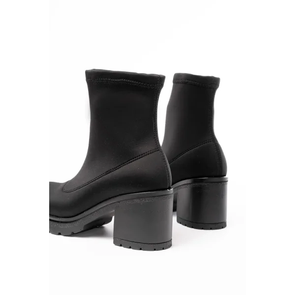 767-3011 Dalgıç Siyah Kalın Topuklu Günlük Kadın Bot