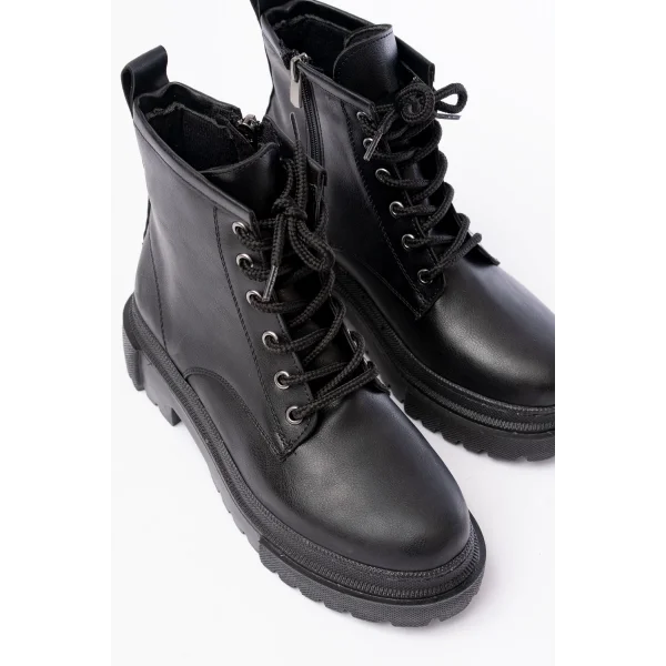 812-296 Siyah Bağcıklı Fermuarlı Günlük Kadın Bot