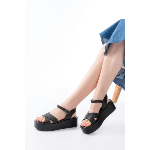 861-1005 Siyah Günlük Çapraz Dolgu Topuk Kadın Sandalet