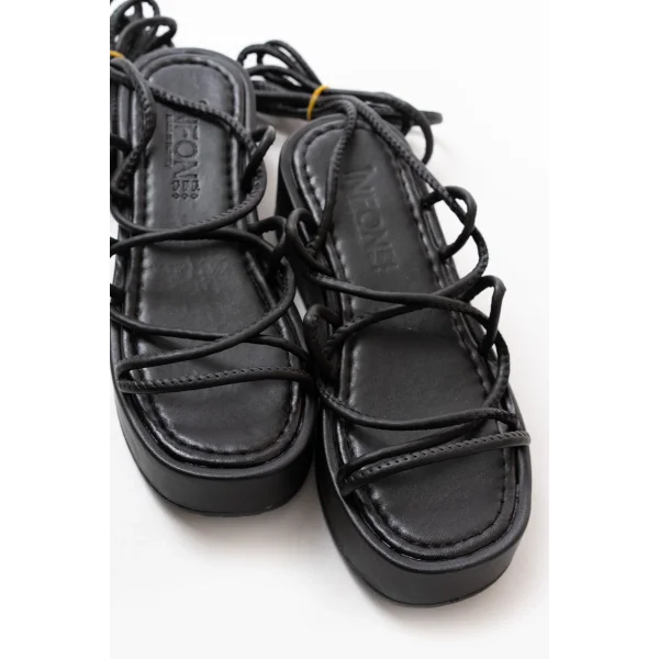 861-1021 Siyah Dolgu Kadın Sandalet