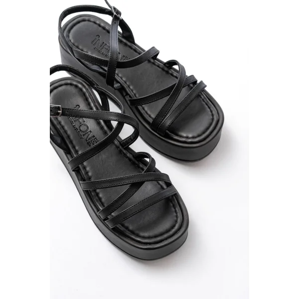 861-1029 Siyah Dolgu Kadın Sandalet