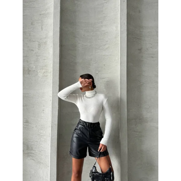 Beli lastikli duble paça deri şort siyah w24755