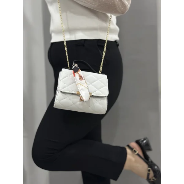 Beyaz cilt zoje çanta