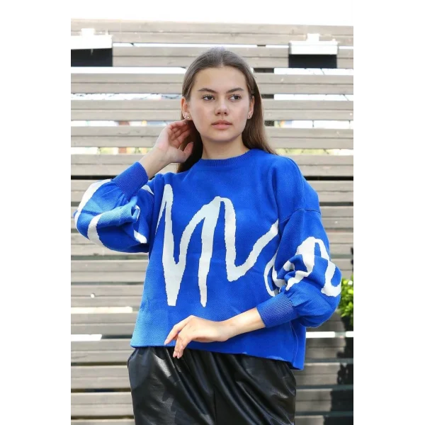 Beyaz çizgili bisiklet yaka kazak saksmavisi