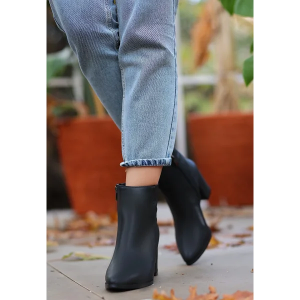 Biya Siyah Cilt Topuklu Bot