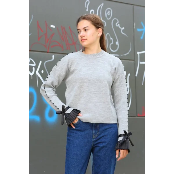 Boncuklu bile detaylı kazak gri