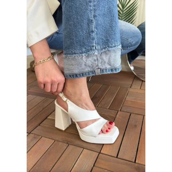 Cica Beyaz Cilt Topuklu Ayakkabı