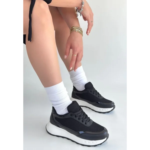 Edva Siyah Cilt Bağcıklı Spor Ayakkabı