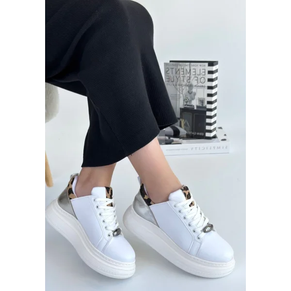 Gasta Beyaz Cilt Gümüş Detaylı Bağcıklı Spor Ayakkabı