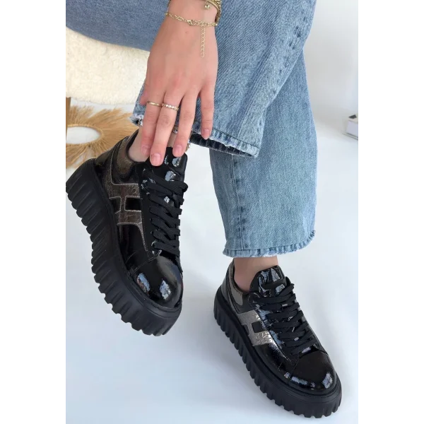 Gesti Siyah Rugan Platin Detaylı Bağcıklı Spor Ayakkabı