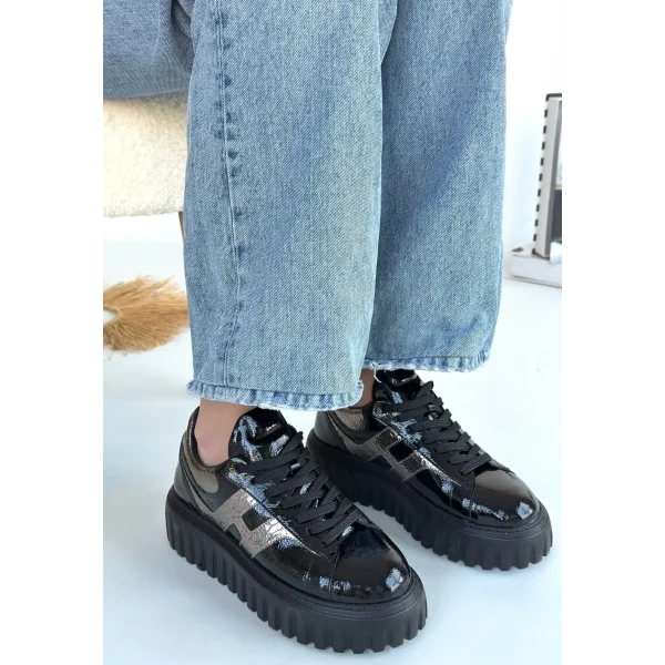 Gesti Siyah Rugan Platin Detaylı Bağcıklı Spor Ayakkabı