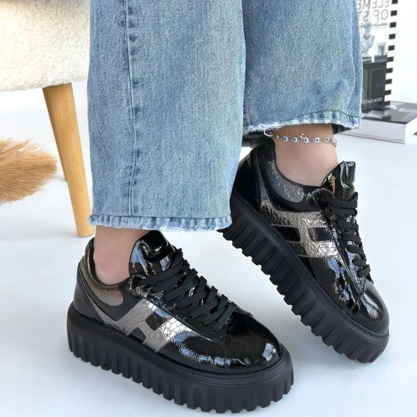 Gesti Siyah Rugan Platin Detaylı Bağcıklı Spor Ayakkabı