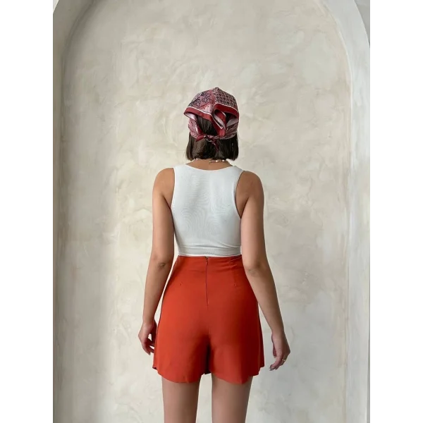 İki düğmeli kapaklı şort etek kremit s24046