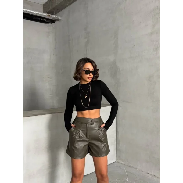 İki düğmeli pileli şort