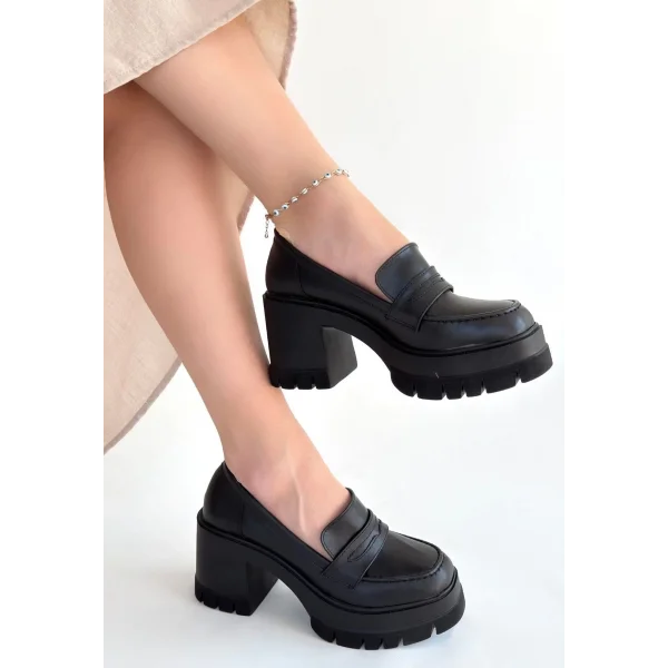 Janes Siyah Cilt Dolgu Topuk Ayakkabı