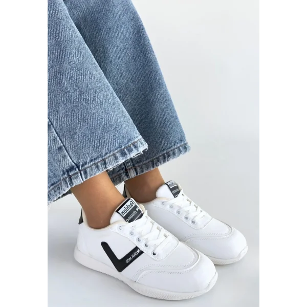 Jowen Beyaz Cilt Siyah Detaylı Bağcıklı Spor Ayakkabı