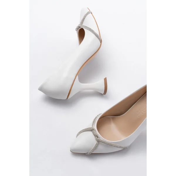 K-10 Beyaz Günlük Sarmal Taşlı Topuklu Kadın Ayakkabı