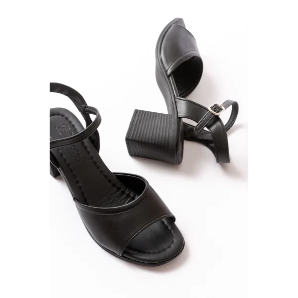 K-13 Siyah Günlük  Topuklu Kadın Sandalet