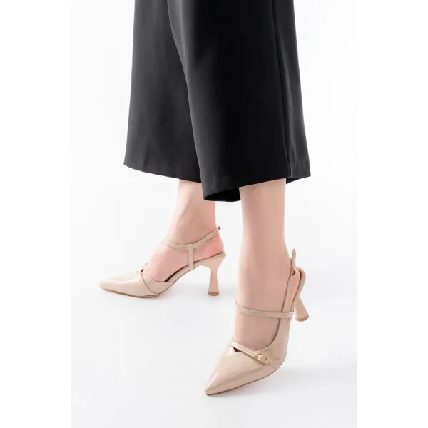 K-6722 Bej Rugan Toka Detaylı Sivri Burun Kadın Ayakkabı