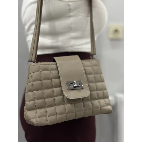 Kapaklı kapitone vizon cilt çanta